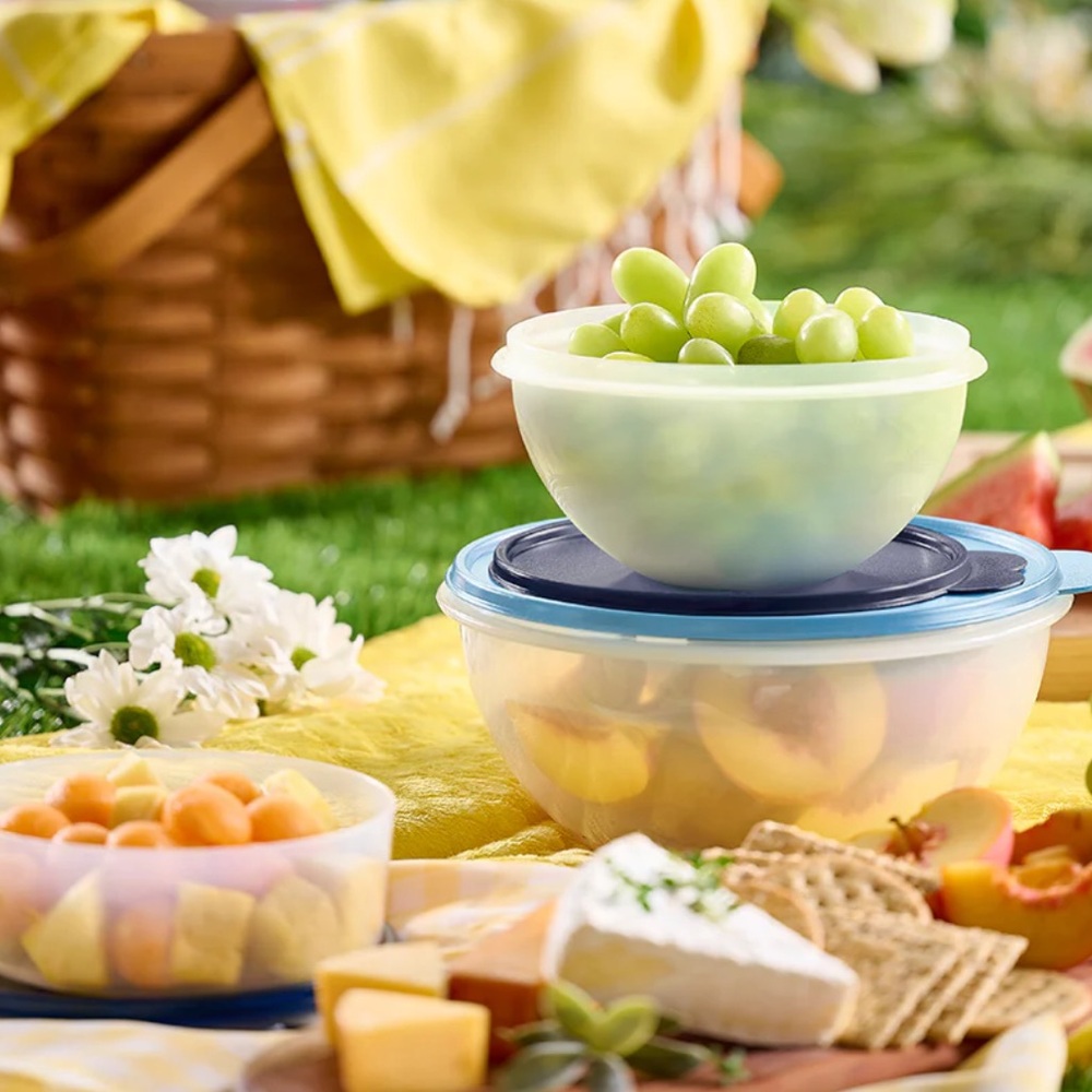 NEW The original Tupperware® bowl since 1946. WONDERLIER® BOWL 3-PC. SET - Picture 2 of 3